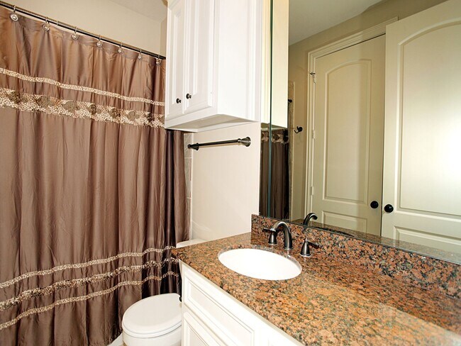 Building Photo - 15 Serenade Pines Pl