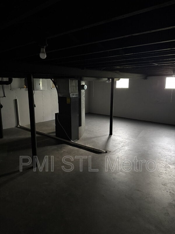 Building Photo - 8051 Airport Rd