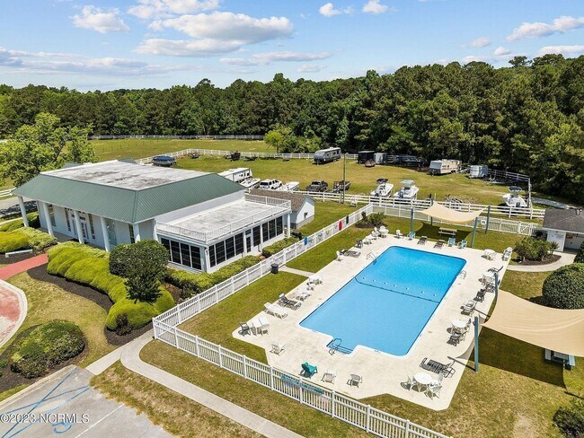 Building Photo - 1010 Meridian Dr