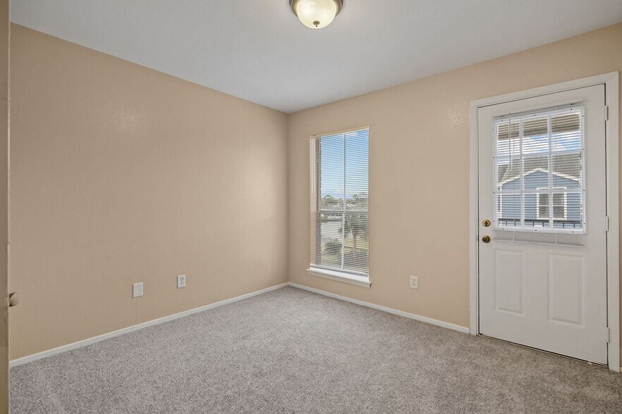 Building Photo - 18515 Egret Bay Blvd