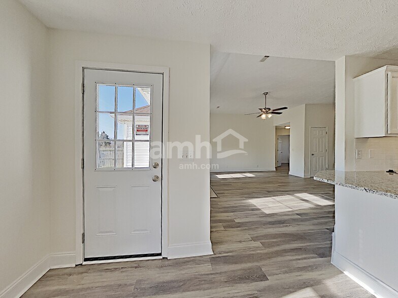 Building Photo - 1117 Mantle Way