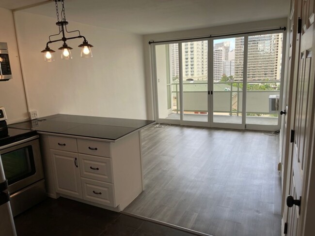 Building Photo - ALL Utilities Included- 1 bedroom/ Bath Wa...