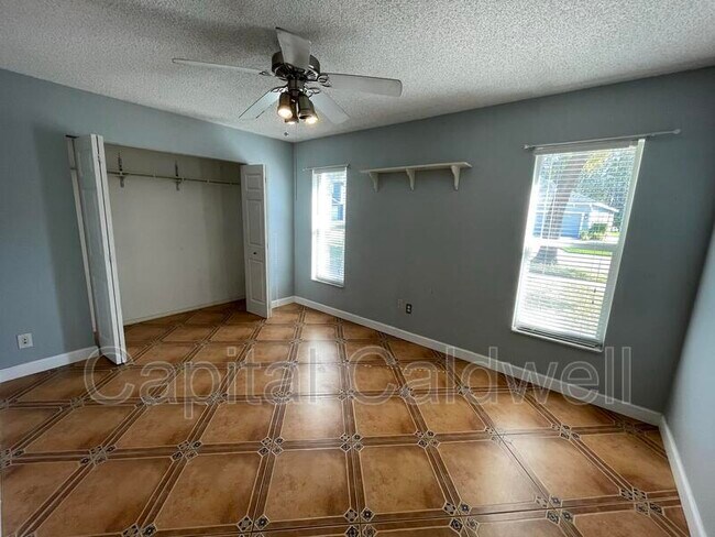 Building Photo - 12813 Starling Dr