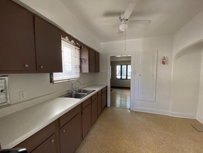 Building Photo - 3847 Revere Dr
