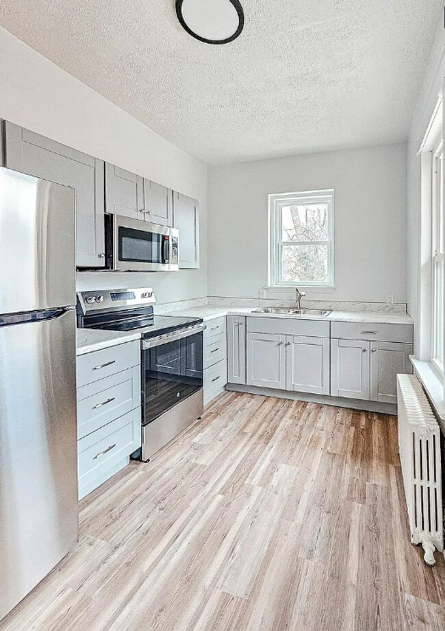 Building Photo - 16 Conestoga St