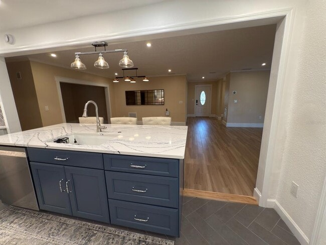 Building Photo - 2311 Heron Cir