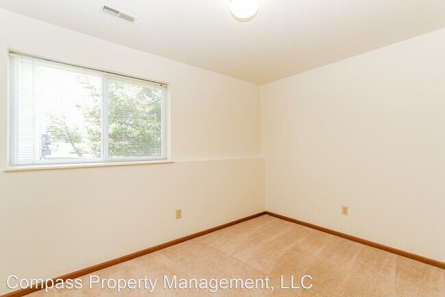 Building Photo - 4477 Lake Michigan Dr