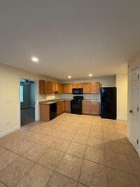 Building Photo - 9 Jenna Ln