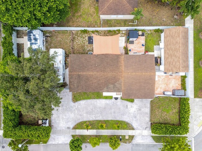 Building Photo - 13470 NW 16th Ave