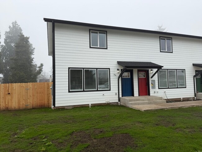 Building Photo - Brand new 3 bedroom 3 full bath townhouse in Thurston! $1,000 OFF YOUR FIRST MONTH'S RENT!