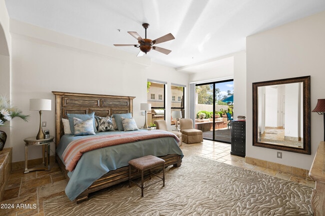 Building Photo - 7705 E Doubletree Ranch Rd