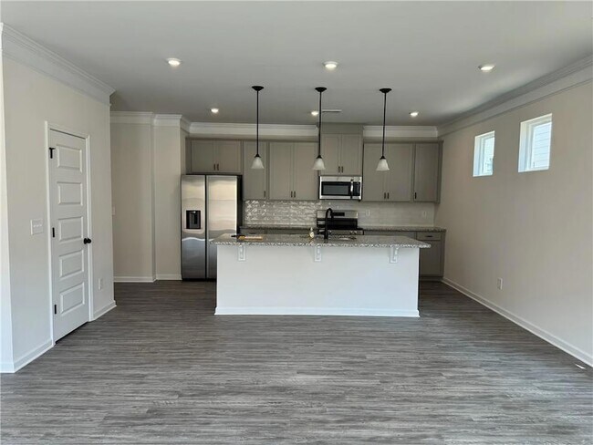 Building Photo - 423 Perth Dr