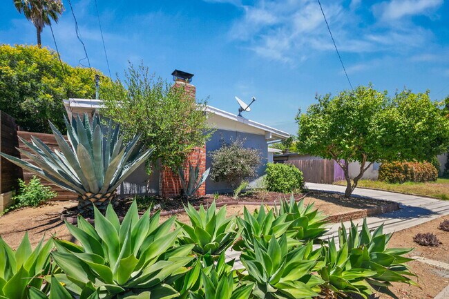 Building Photo - Welcome to your rare gem, dream home in Clairemont, San Diego!