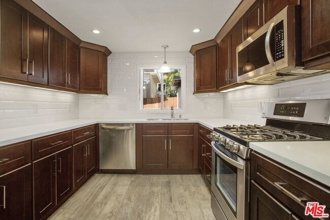 Building Photo - 507 Norwich Dr