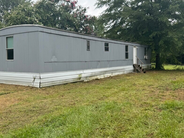 Primary Photo - 385 Liberty Church Rd