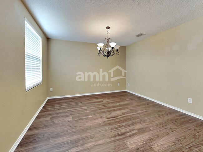 Building Photo - 711 Odenville Dr