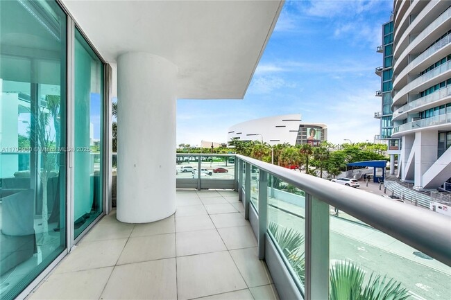Building Photo - 900 Biscayne Blvd