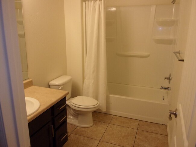 Building Photo - 371 E 2200 S