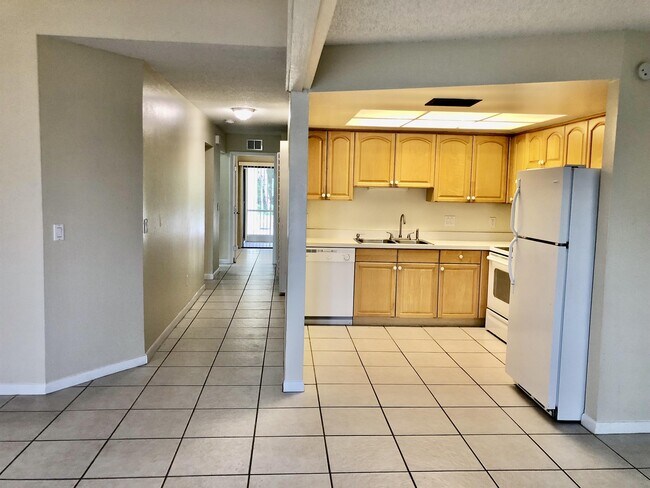 Building Photo - 7247 Albany Rd