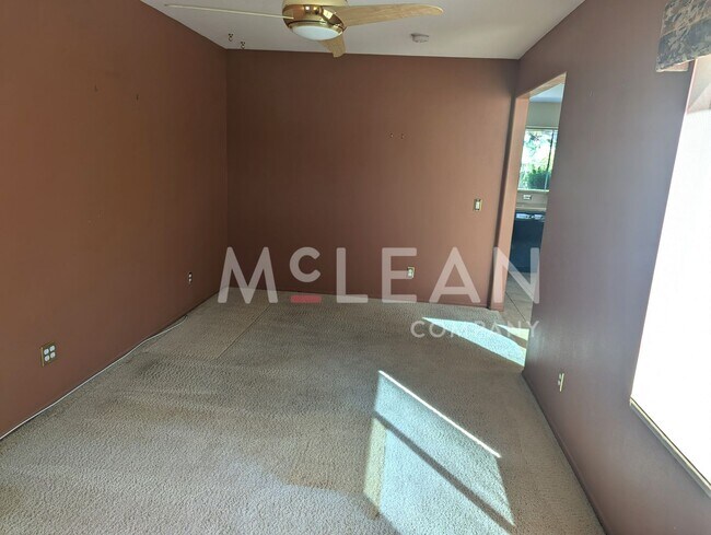 Building Photo - Indian Wells Home With Solar Included