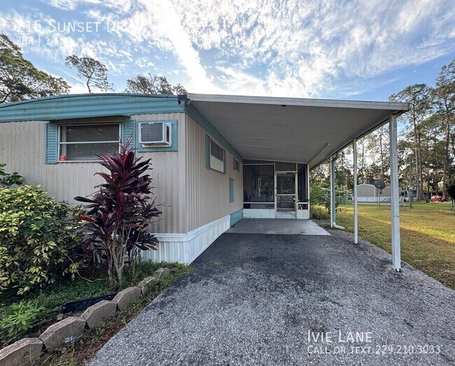 Building Photo - 215 Sunset Dr