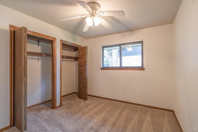 Building Photo - 11101 Froke Cedar Trail