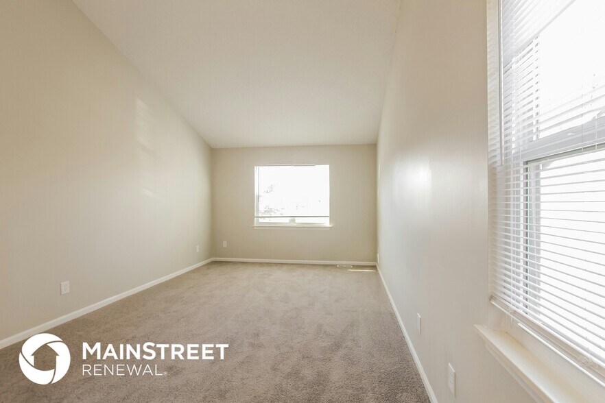 Building Photo - 9132 Chesham Dr