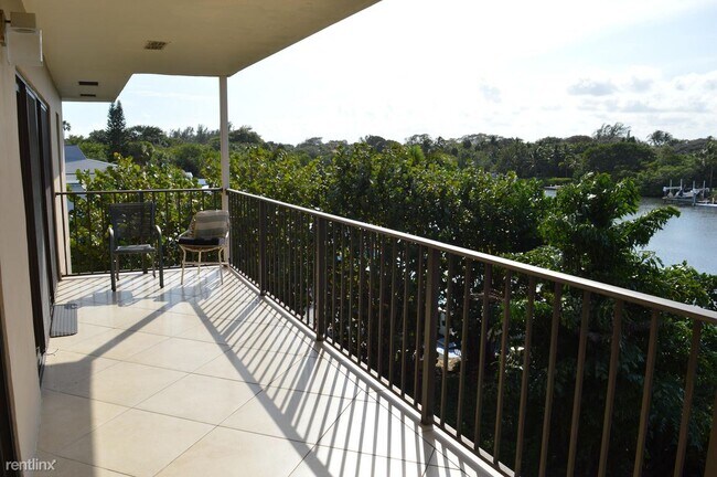 Building Photo - 2 br, 2.5 bath House - 3605 S Ocean Blvd A...