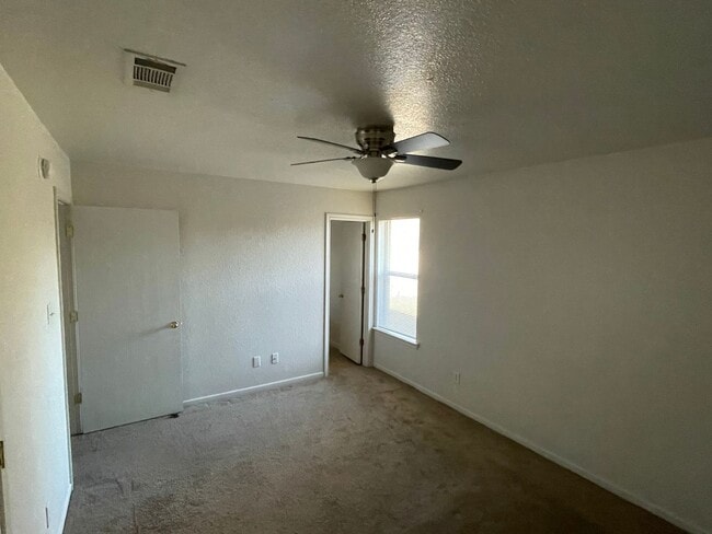 Building Photo - 1615 Yuma Trail