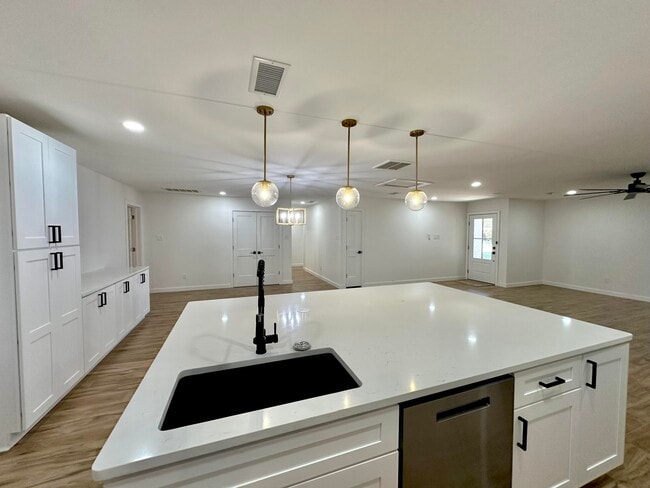 Building Photo - 5426 22nd St