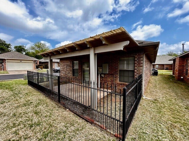 Building Photo - 4424 NW 32nd Pl