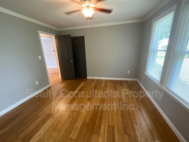 Building Photo - 811 Hertford St