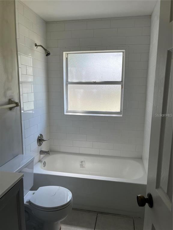 Building Photo - 1465 Tiverton Dr