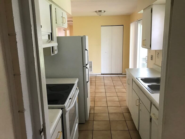 Building Photo - 4836 Turnbull Dr