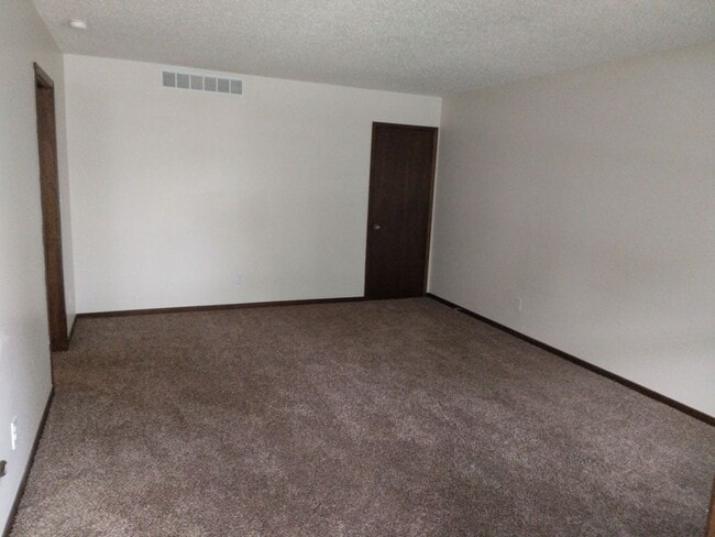 Building Photo - 2300/2302 PVE