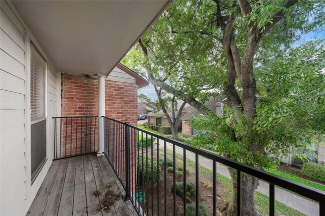 Building Photo - 9308 Westwood Village Dr