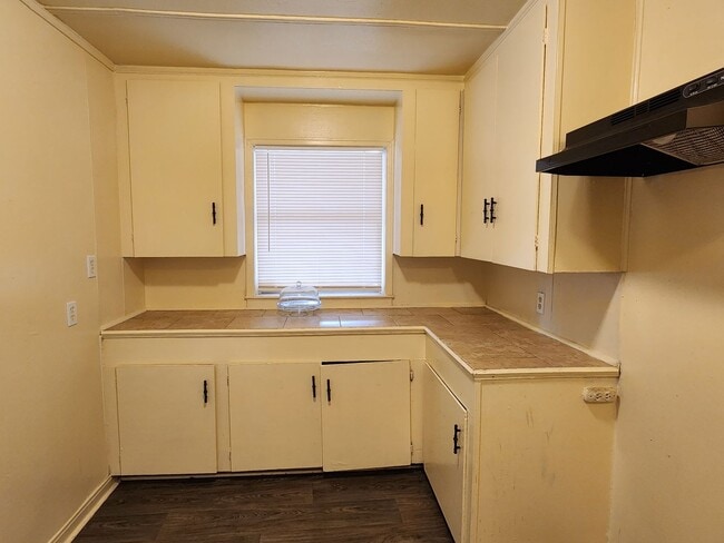 Building Photo - 1808 Corbitt St