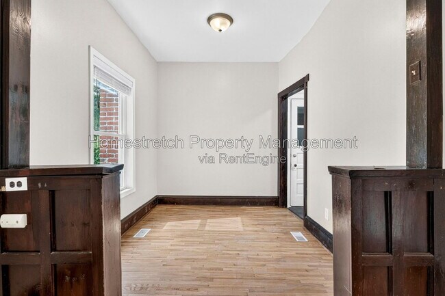 Building Photo - 6737 Fyler Ave