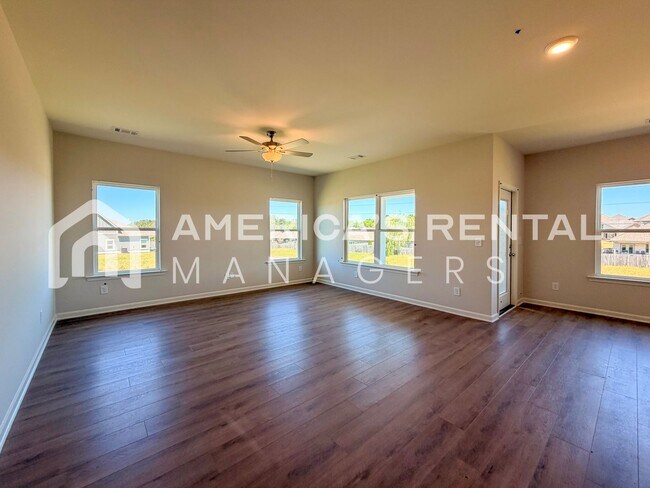 Building Photo - Southern Charm Meets Contemporary Style in Tuscaloosa! Sign a 13-month lease by 5/15/2026 and rec...