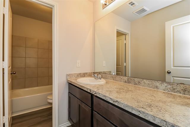 Building Photo - 5508 Eagle Point Dr