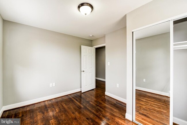 Building Photo - 707 Congress St SE