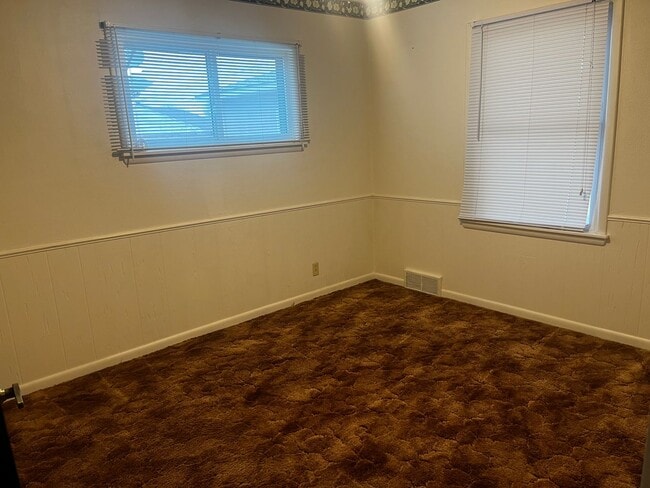 Building Photo - Rare FOUR Bedroom Single Family Home for Rent