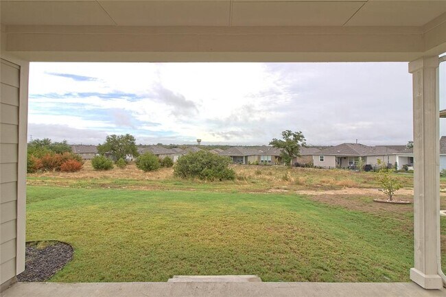 Building Photo - 608 Benton Ln