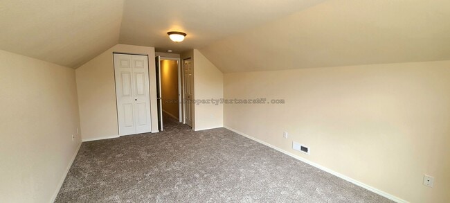 Building Photo - 5Bd/2Ba Spacious House in Durston Meadows