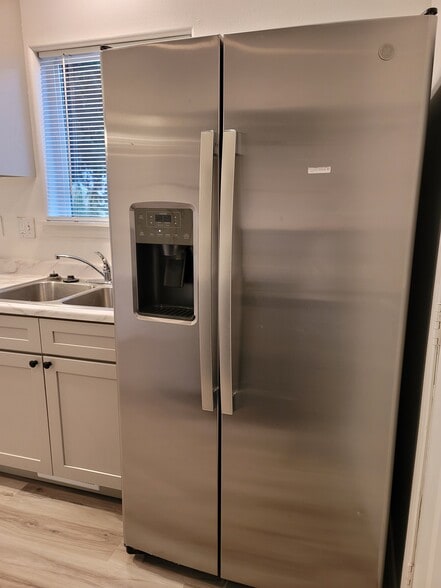 Building Photo - 16131 SE Powell Blvd