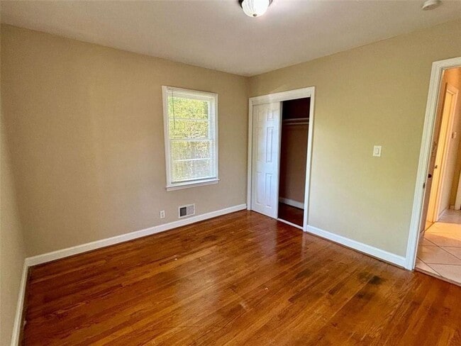 Building Photo - 3129 Nursery Rd SE