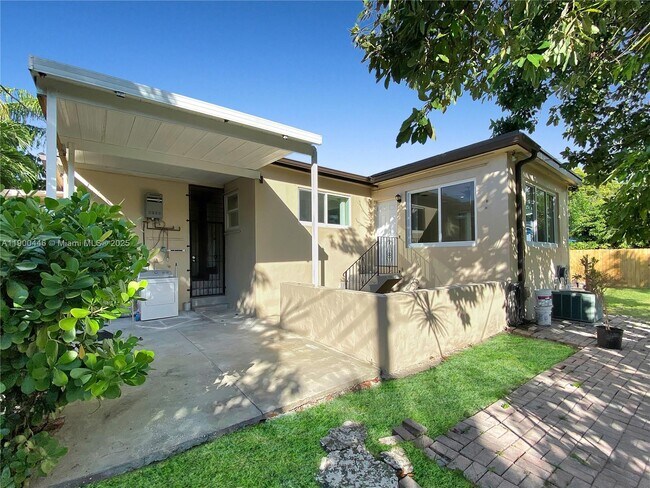Building Photo - 7910 SW 17th Terrace
