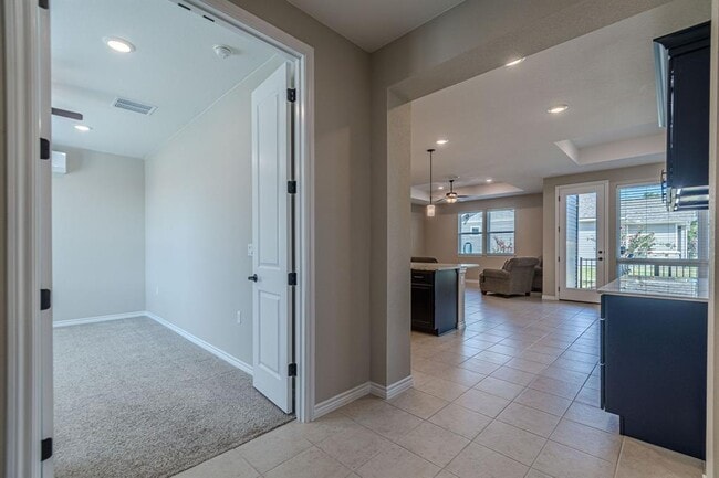 Building Photo - 112 Diving Crst Cv