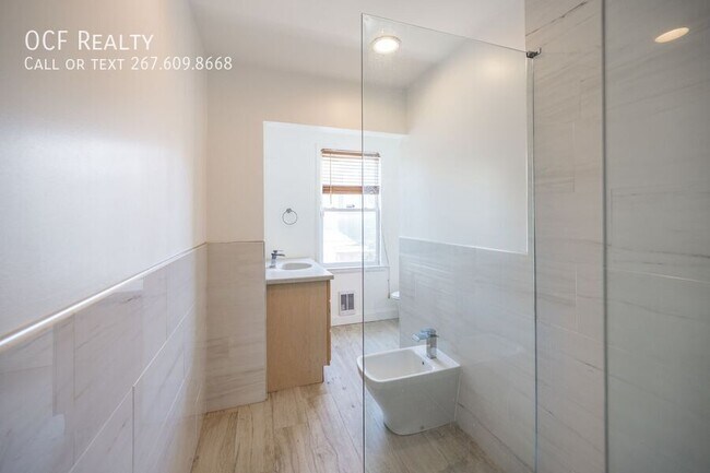 Building Photo - 835 N Newkirk St