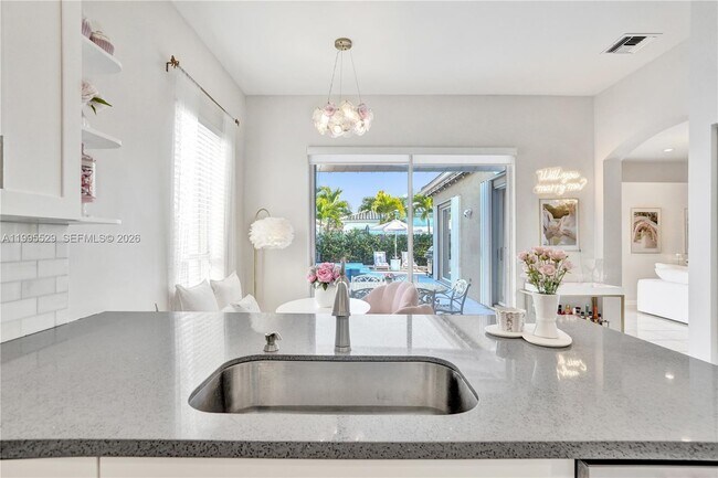 Building Photo - 6928 NW 33rd St